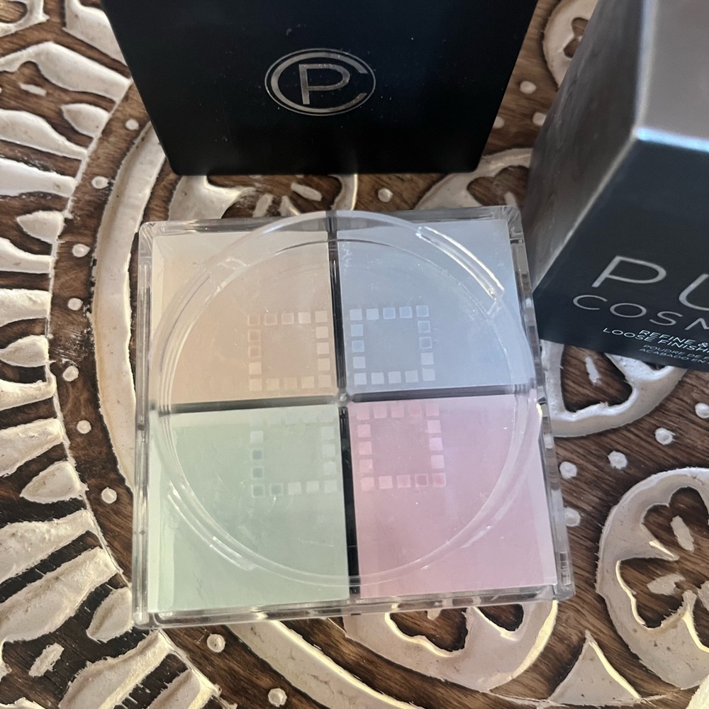 Pure Cosmetics refine & perfect loose finishing powder